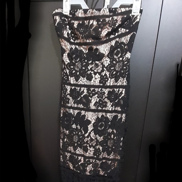 Womens / juniors Express dress - Picture 3 of 4